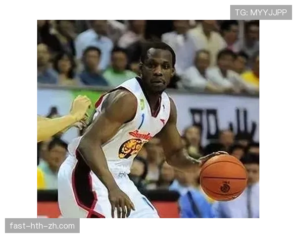 施洋居然在训练场穿得比明星还潮，这日常和赛场差太多了吧？