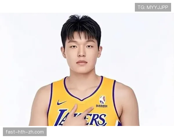 杨瀚森打球像拼命三郎，下了场就像个精致爱好者，这反差八卦感炸了